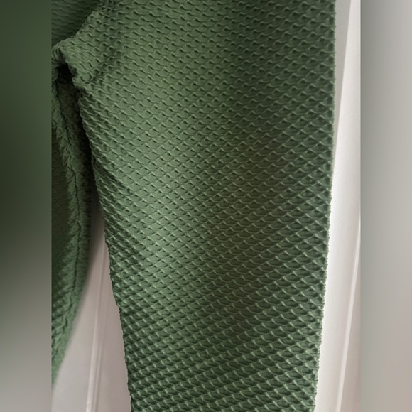 Booty by Brabants Women’s OS Sage Green CROCO SKIN LEGGINGS - Picture 7 of 10
